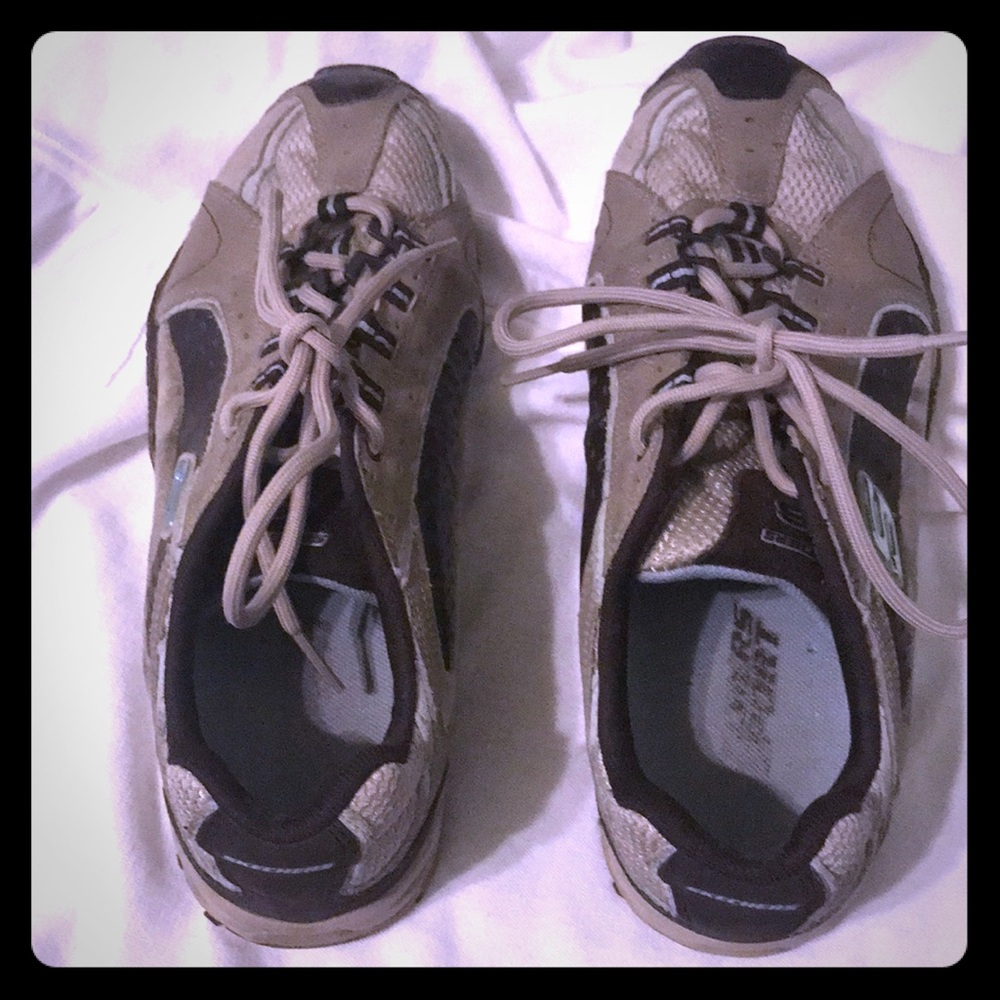Skechers